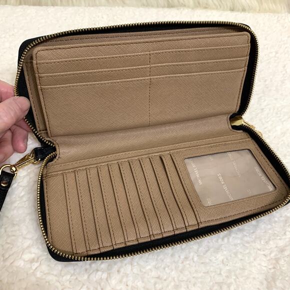 MICHAEL KORS Large Black Leather JET SET TRAVEL Continental Wristlet Wallet - Picture 8 of 14